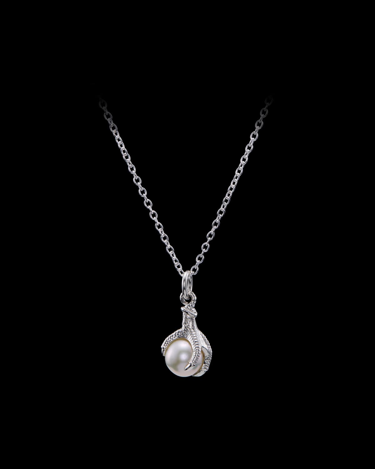 Claw Pearl Necklace