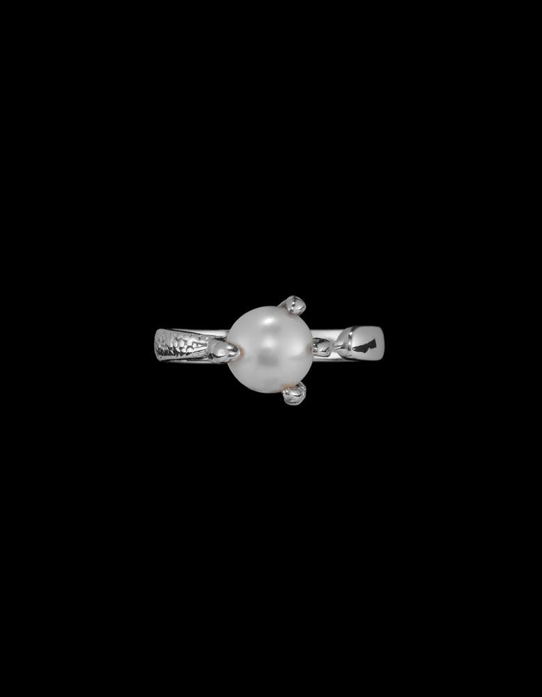 Tiny Claw Pearl Ring